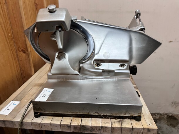 Working! Univex RYKOFF_SEXTON Premium Series 13in 1/2 HP Manual Feed Gear Driven Commercial Slicer w/Blade Sharpener  115 Volt NSF Tested and Working! - Image 6 of 8