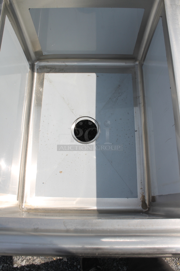 BRAND NEW SCRATCH AND DENT! Regency 600S31824224 124" 16-Gauge Stainless Steel Three Compartment Commercial Sink with 2 Drainboards. Bays 24x24x12. Drain Boards 22x26x1 - Image 4 of 8