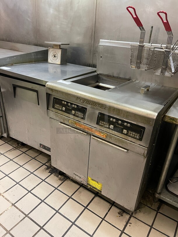 Frymaster FPP235 Gas Fryer - (2) 35 lb Vats, Double Floor Model, With Automatic Filtration System Natural Gas NSF Tested and Working! 31x34x37 - Image 1 of 10