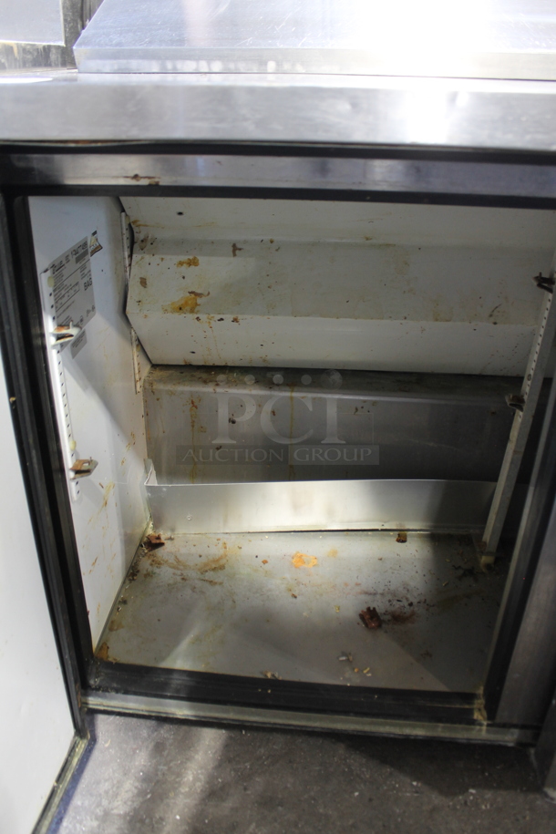 True TSSU-72-18 Stainless Steel Commercial Sandwich Salad Prep Table Bain Marie Mega Top on Commercial Casters. 115 Volts, 1 Phase. Tested and Powers On But Does Not Get Cold - Image 4 of 7
