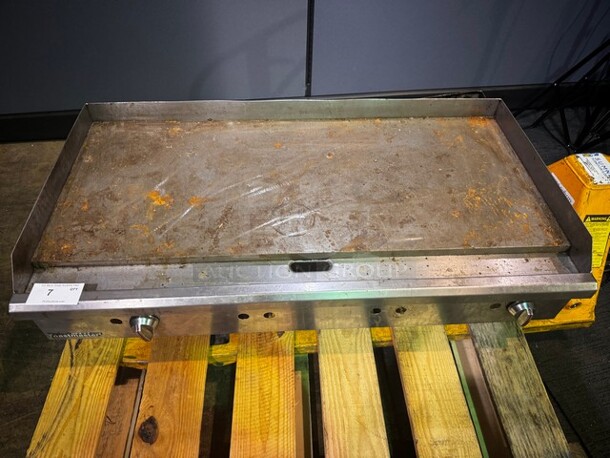 Toastmaster 48" Countertop Griddle (Missing 2 knobs) - Image 3 of 6