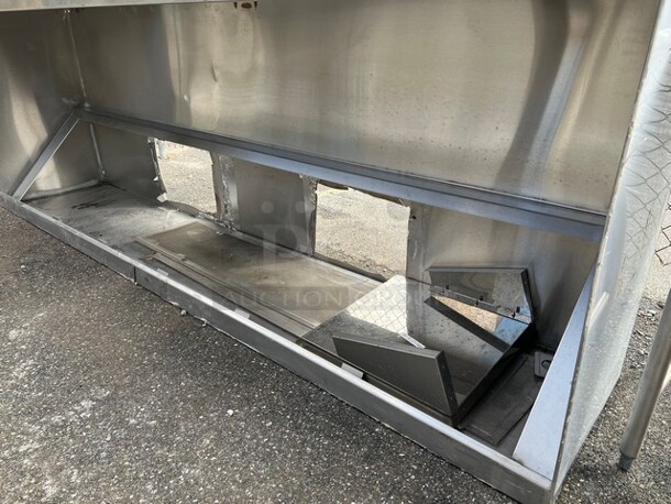 10.5' Stainless Steel Commercial Grease Hood w/ Make Up Fan. 124x58x24 - Image 3 of 4