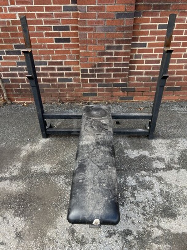 Black Metal Weight Bench. 48x47x47