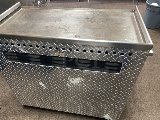 Blackstone Commercial Flat Grill Propane Griddle Tested and Working! - Image 4 of 7