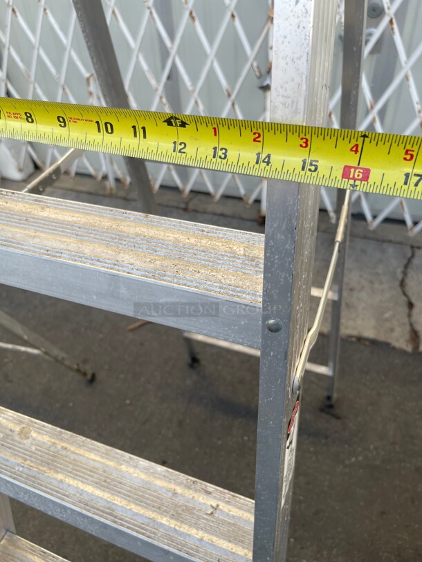 Nice! Werner Commercial Heavy Duty Step Ladder 250 Lbs  - Image 6 of 7