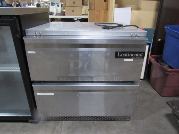 One SS Continental 2 Drawer Cooler. 115 Volt. Model# UC32. 32.5X31X32.5 - Image 2 of 2