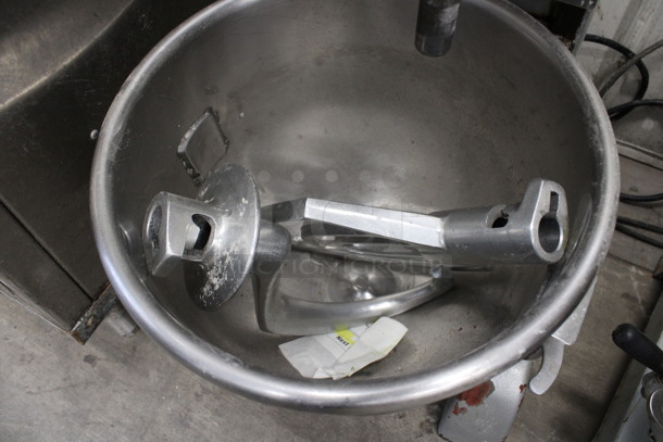 Metal Commercial 20 Quart Planetary Dough Mixer w/ Stainless Steel Mixing Bowl, Paddle and Dough Hook Attachments. 15x24x32. Tested and Working! - Image 4 of 6