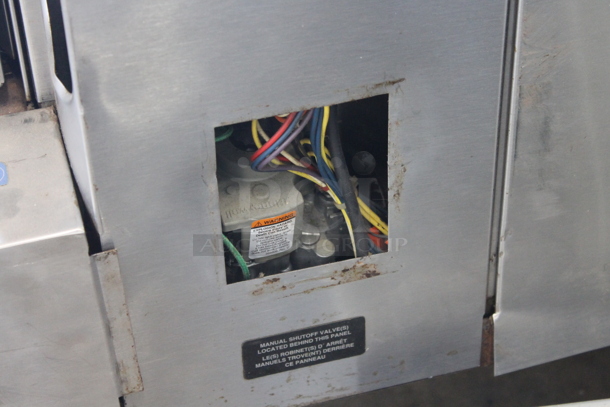 Blodgett Stainless Steel Commercial Natural Gas Powered Full Size Convection Oven w/ View Through Doors and Metal Oven Racks. - Image 4 of 7
