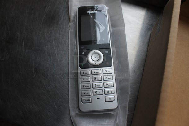 BRAND NEW IN BOX! Yealink DECT 1P Phone. - Image 3 of 5