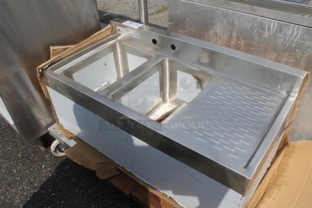 BRAND NEW SCRATCH AND DENT! Stainless Steel Commercial 2 Bay Sink w/ Right Side Drain Board. No Legs. Bay 10x14x10. Drain Board 11x16 - Image 3 of 5