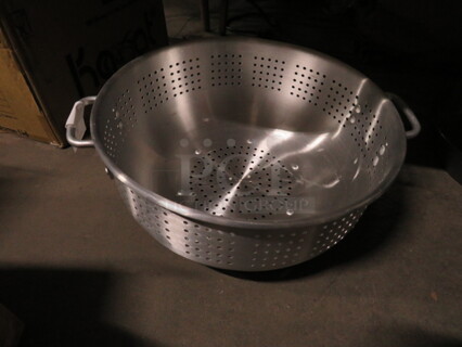 One NEW 15 Inch Aluminum Colander.