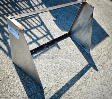 One Stainless Steel Holder. 36X17X19