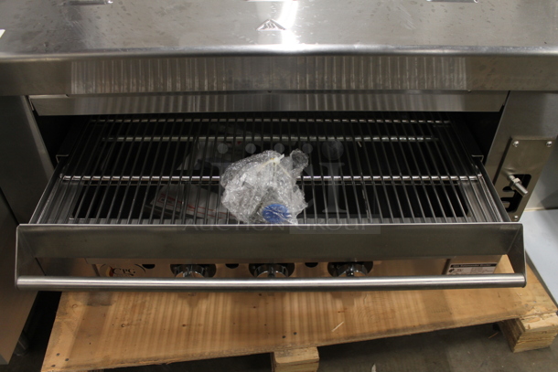 BRAND NEW SCRATCH AND DENT! Cooking Performance Group CPG 351S36SBN Stainless Steel Commercial Natural Gas Powered Salamander Broiler Cheese Melter. 36,000 BTU. Tested and Working! - Image 3 of 4