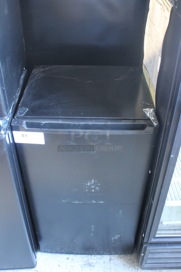 Metal Mini Cooler. 115 Volts, 1 Phase. Tested and Powers On But Does Not Get Cold - Image 1 of 6