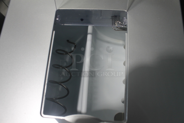BRAND NEW SCRATCH AND DENT! Whynter IDC-221SC Stainless Steel Countertop Direct Connection Ice Maker and Water Dispenser. 115V, 1 Phase. Tested and Working!  - Image 4 of 6
