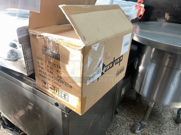 New In A Box! ZOKOP SL524 110V/150W 7.5 inch Semi-automatic Gear/Belt Cutter Electric Food Slicer Meat Commercial Steel Cheese Cut Tested and Working!  - Image 6 of 7
