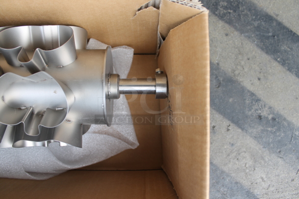 Rondo Seewer Stainless Steel Appled Shaped Donut Cutting Rolling Pin - Image 3 of 5