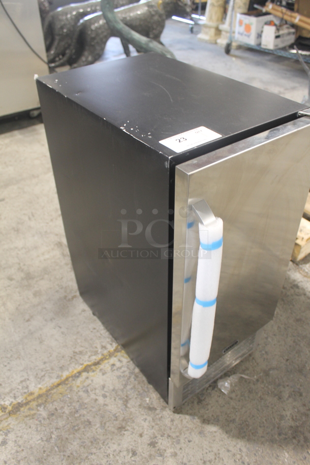 BRAND NEW SCRATCH AND DENT! 2021 Whynter UIM-502SS Stainless Steel Self Contained Ice Machine. 115 Volts, 1 Phase. 15x24x33. - Image 2 of 7