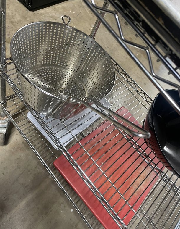 A lot of miscellaneous items, push cart not included - Image 3 of 3