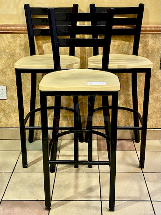 PRISTINE CONDITION! Pair of Plymold Quest Ladderback Steel Barstools with Composite Seat.

Overall Product Height	43