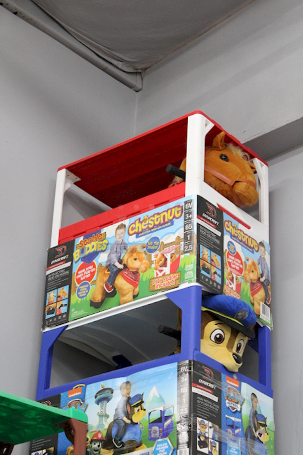 LIMITED EDITION! Paw Patrol 6 Volt Plush Chase Ride-on by Dynacraft with Pup House Included! 28.50 x 14.50 x 26.00 - Image 9 of 9