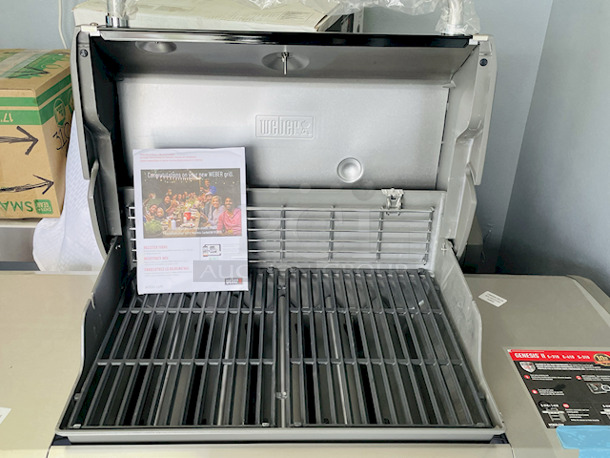 Weber Genesis II E-310 3 Burner Liquid Propane Grill, Black. iGrill 3 compatible - App Connected Thermometer (not Included), Porcelain-Enameled Cast-Iron Cooking Grates, 669 Square Inch Cooking Area - Image 11 of 12