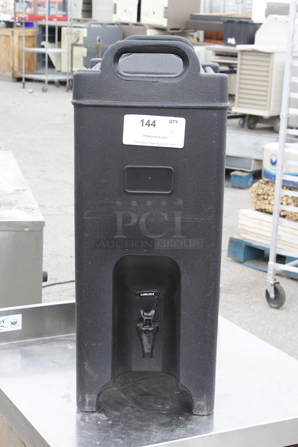 Carlisle XT500003 Cateraide™ XT 5 Gallon Black Insulated Beverage Dispenser - Image 5 of 6