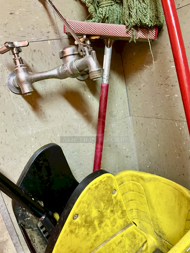 Rubbermaid Mop Bucket With Mop, Mop Head and Squeegee. 4x your Bid - Image 3 of 4