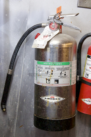 KITCHEN NECESSITY! Amerex B260, 6 Liter Stored Pressure Wet Chemical Fire Extinguisher For Use On Cooking Appliances
