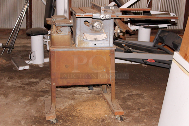 VINTAGE! Delta Homecraft 8" Table Saw/Joiner Combo With Rockwell 62-253 Motor.  - Image 3 of 11