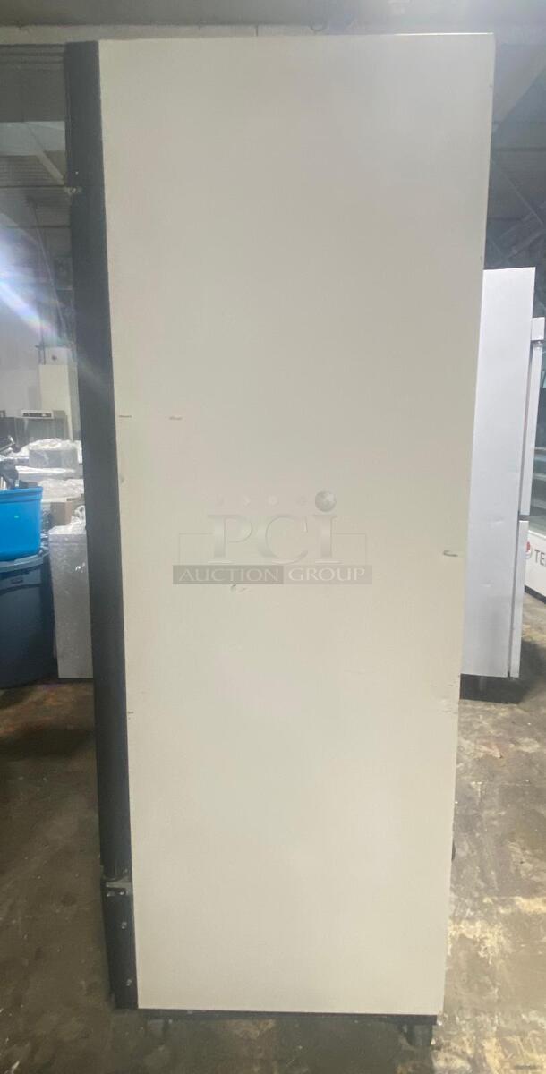 True GDM-72F 78" Three Section Display Freezer w/ Swing Doors - Bottom Mount Compressor
 - Image 2 of 4