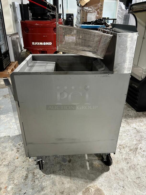 Dukers - DCF5-NG, Commercial 70Lbs Deep Fryer with 5 Tube Burners Natural Gas BTU150000
 - Image 3 of 7