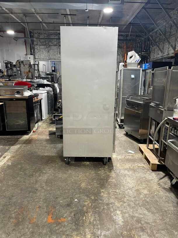 Traulsen G20000 52 1/10" Two Section Reach In Refrigerator, (4) Left/Right Hinge Solid Doors, 115v
 - Image 3 of 5