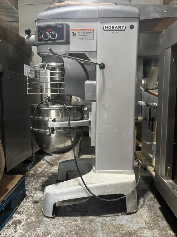 Hobart Legacy+ HL300 30 Qt. Planetary Floor Mixer with Guard & Standard Accessories - 120V, 3/4 hp

 - Image 6 of 7
