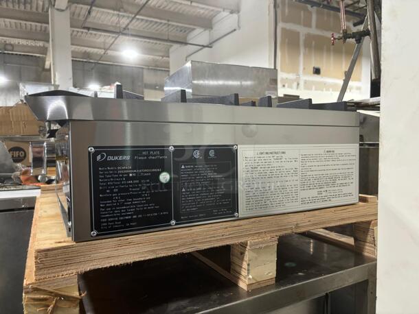 Dukers DCHPA36 36" Countertop Gas Hotplate with (6) Burners, Manual Controls, 168.000 BTU
 - Image 4 of 5