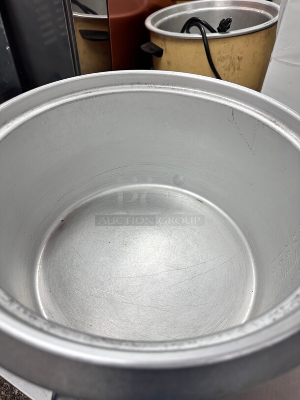 Excellent Condition Adcraft RC-E30 Rice Cooker w/ 30 Cup Capacity 115 Volt  - Image 8 of 9