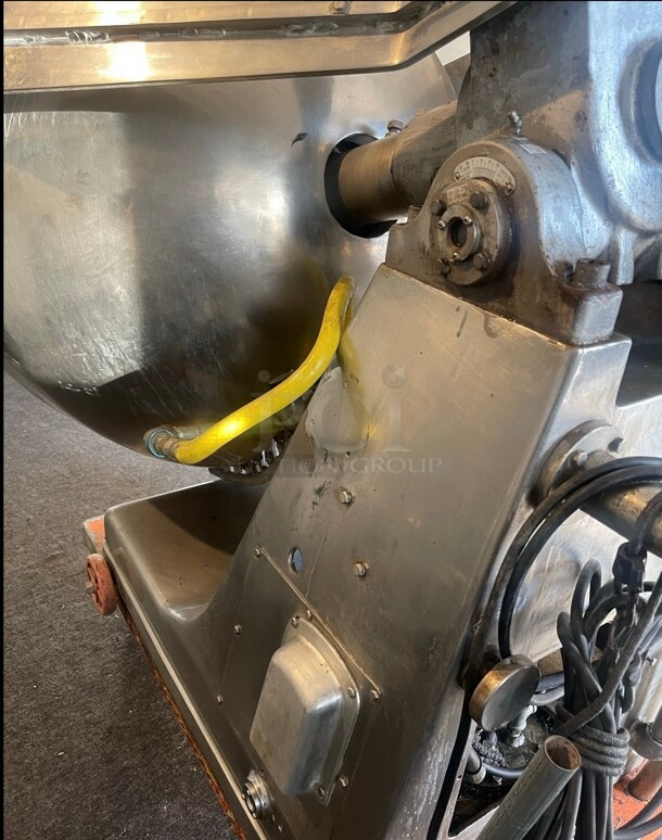 Excellent Condition Commercial 100 Gallon Rotating Tilted Heated Kettle Gas Operated Tested and Working - Image 5 of 6