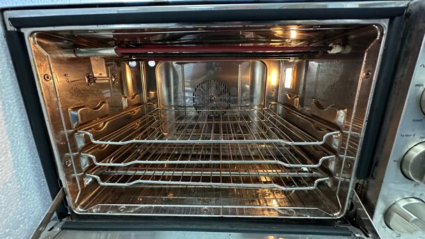 Excellent Condition Waring WCO500X Half Size Countertop Convection Oven - 120V, 1700W - Image 4 of 8