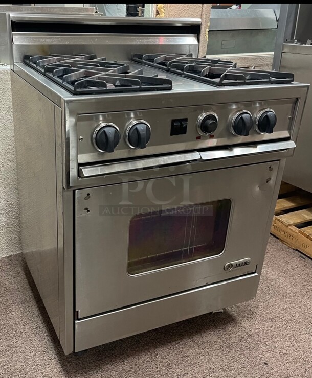Jade Range 4 Burner with Convection Oven Range Gas Operated Tested and Working