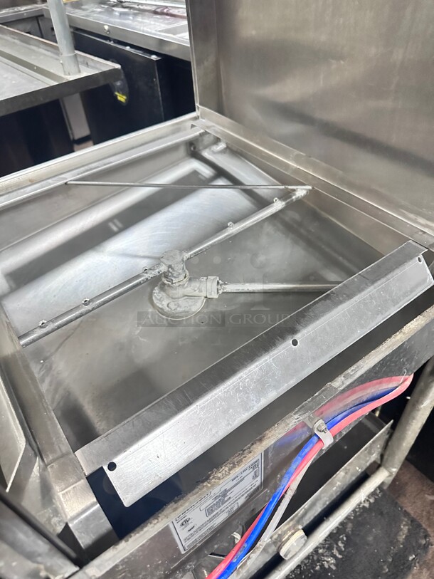 Late Model Jackson CONSERVER XL-E Low Temp Door Type Dishwasher w/ 39 Racks/hr Capacity, 115v Tested and Working - Image 4 of 4