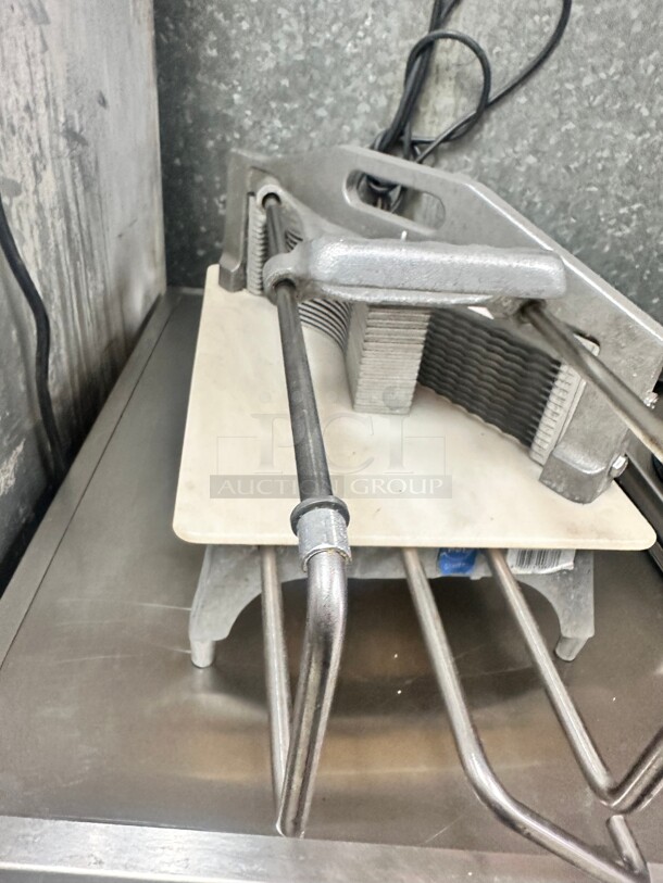 Excellent Condition Lincoln 0643N Tomato Slicer 3/16 - Image 11 of 11