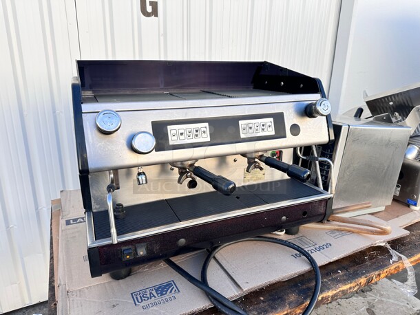 Late Model La Pavoni Bar V2 Commercial Volumetric Espresso Machine 220 Volt 1 Phase Working - Image 7 of 9
