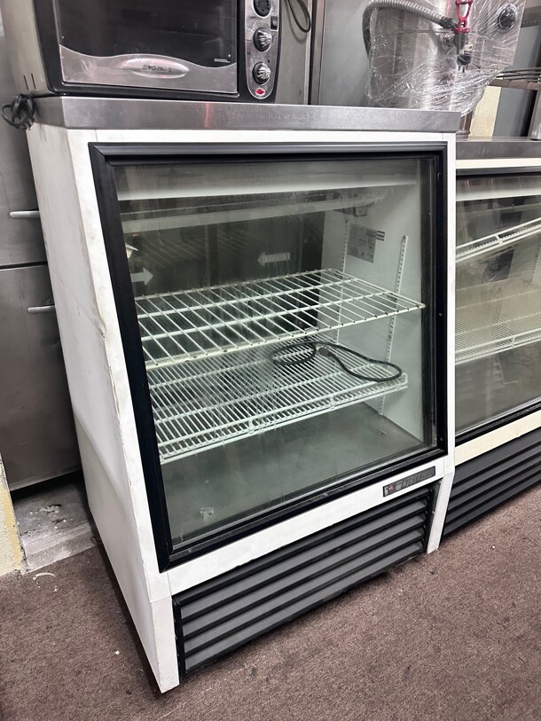 Certified Working TRUE TSID-36-2 36 Inch Refrigerated Deli Display Case 115 Volt NSF - Image 3 of 5