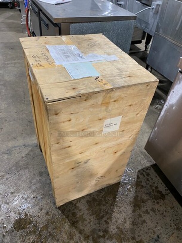 AWESOME! BRAND NEW! IN THE CRATE! Commercial Planetary Mixer! With Whisk, Paddle And Spiral Hook Attachment! With Mixing Bowl And Bowl Guard! Stainless Steel! Model: WGB30 110V - Image 2 of 10