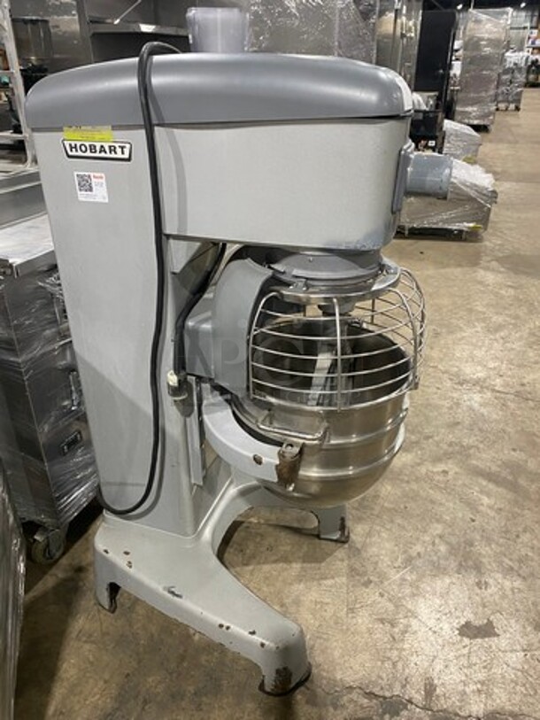 WOW! Hobart Legacy Metal Commercial Floor Style 30 Quart Planetary Dough Mixer w/ Stainless Steel Mixing Bowl and Bowl Guard! Working When Removed! MODEL HL300 SN 311469744 100-120 Volts, 1 Phase. - Image 3 of 9