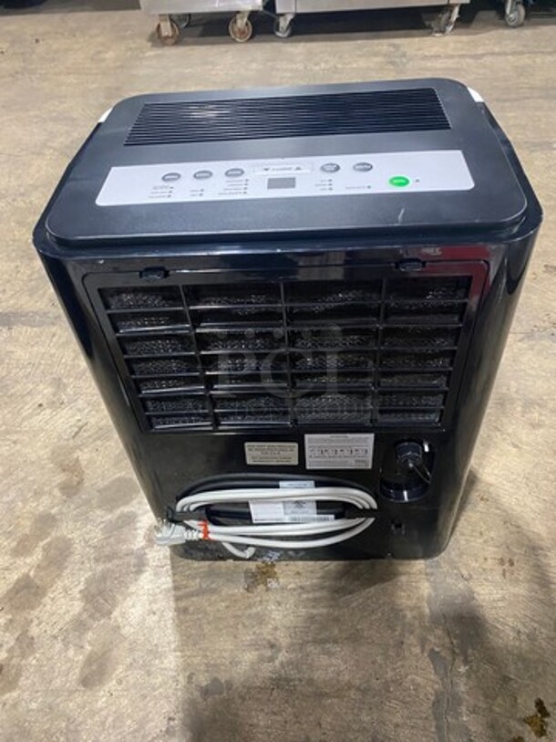 NEW! OUT OF THE BOX! SCRATCH-N-DENT! Soleus Air 95 Pint Portable Dehumidifier Unit! With Built In Pump! Model: DME295IP201 115V - Image 5 of 9