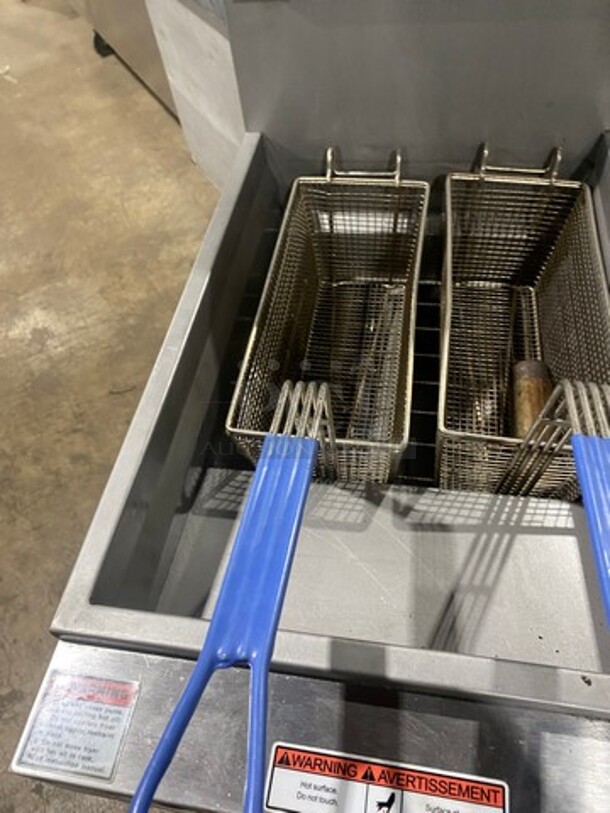 Vulcan Commercial Natural Gas Powered Deep Fat Fryer! With Frying Baskets! All Stainless Steel! On Casters! Working When Removed! MODEL 1VEG35M1 SN:DV1133289  - Image 7 of 8