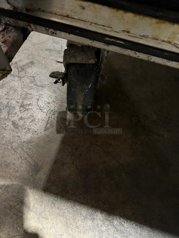 True Commercial Refrigerated 3 Door Pizza Prep Table! With Overhead Shelf! With Ticket Rail! All Stainless Steel! On Casters! Model: TPP93 SN: 4979455 115V 60HZ 1 Phase - Image 9 of 11