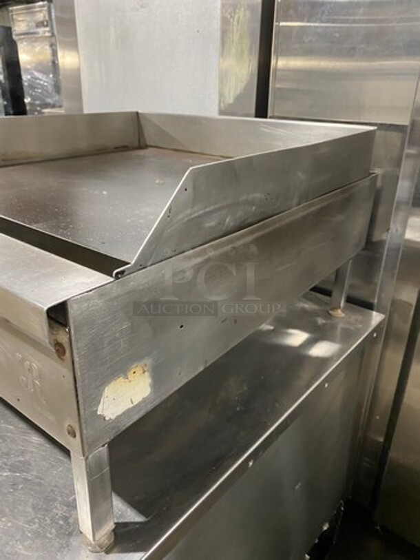 Jade Range Commercial Countertop Natural Gas Powered Flat Top Griddle! With Back And Side Splashes! All Stainless Steel! On Small Legs! - Image 3 of 7