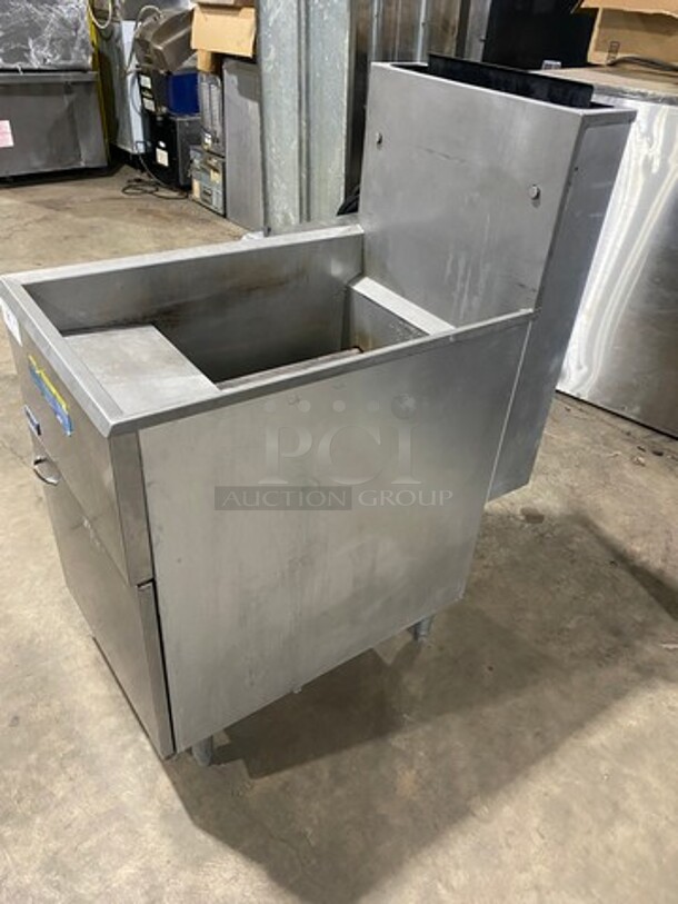 Pitco Frialator Commercial Natural Gas Powered Deep Fat Fryer! All Stainless Steel! On Legs! - Image 3 of 7